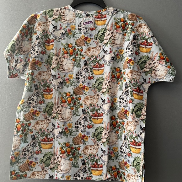 Simply Comfort Womens Easter Scrub Shirt Medium Bunnies Floral Artsy cottagecore - Picture 6 of 9